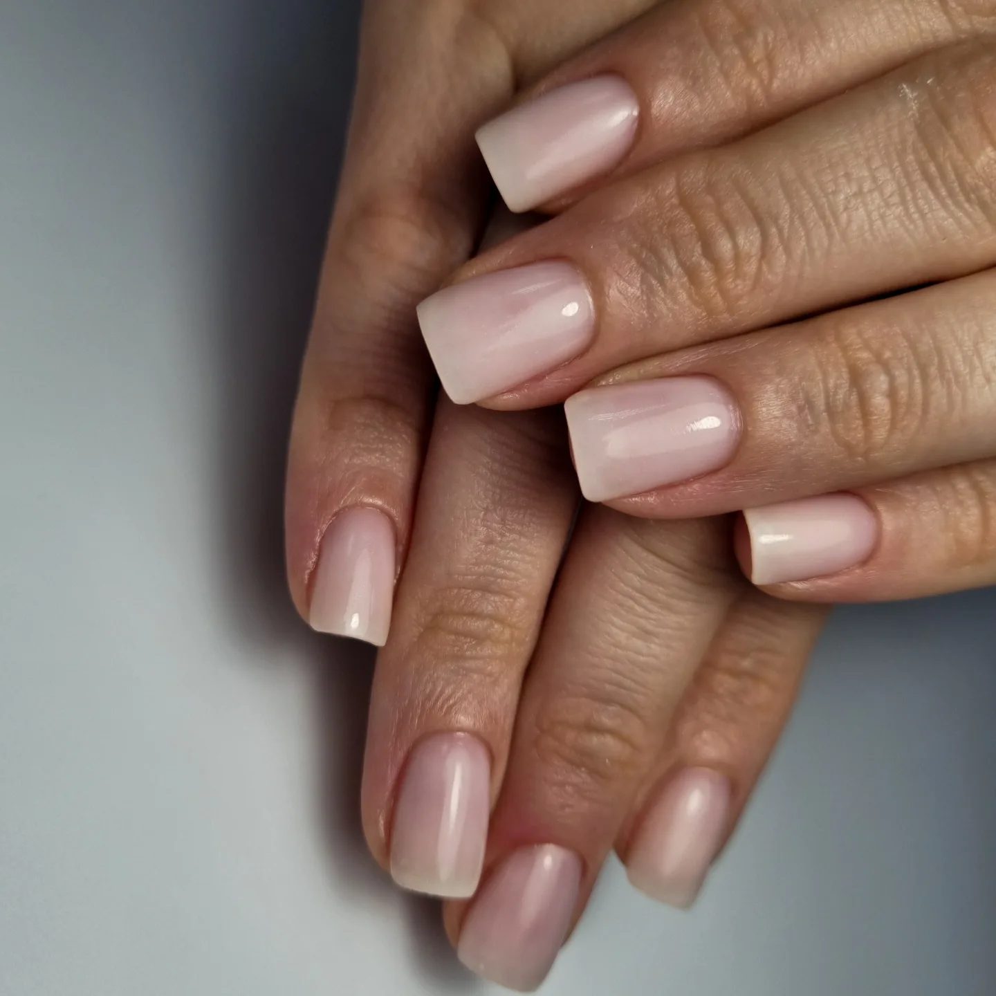 Маникюр и педикюр 9