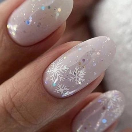 Маникюр и педикюр 22