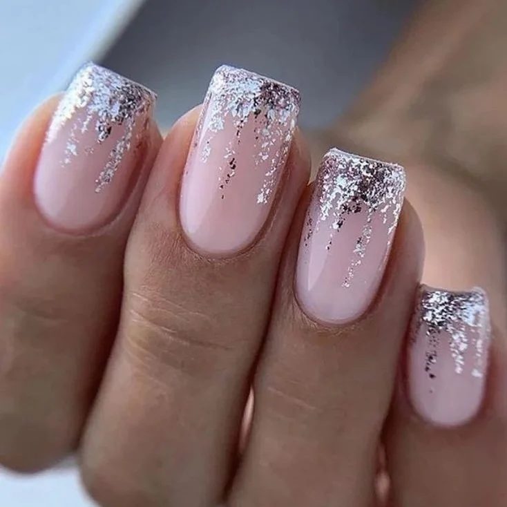 Маникюр и педикюр 26