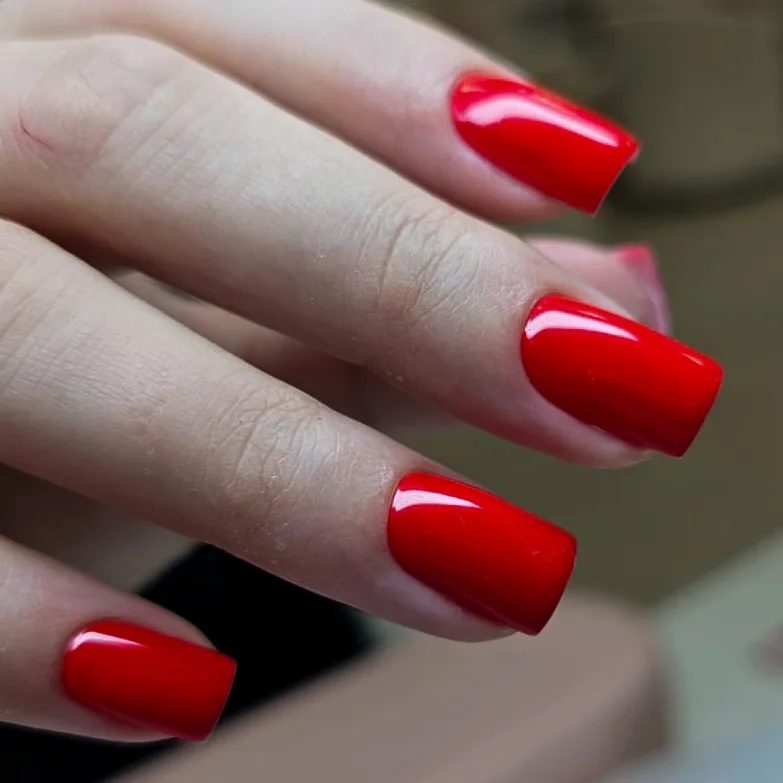 Маникюр и педикюр 36