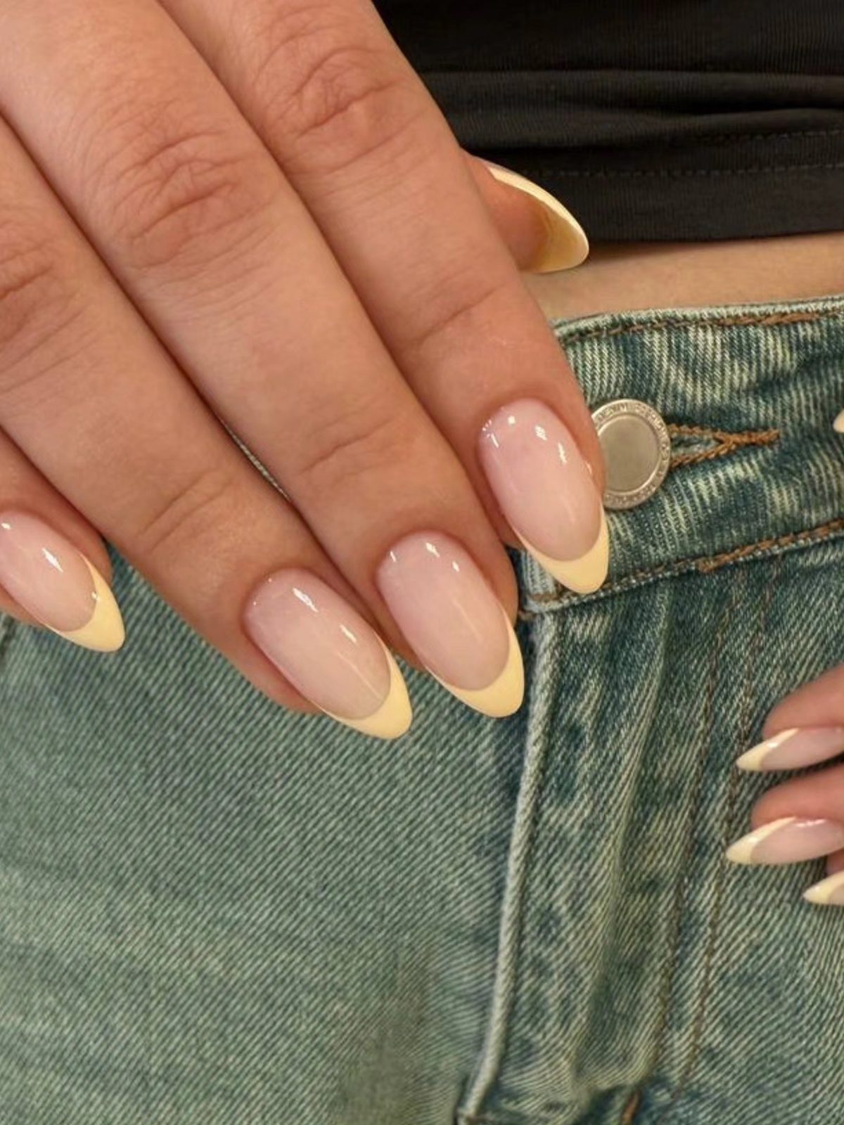 Маникюр и педикюр 50