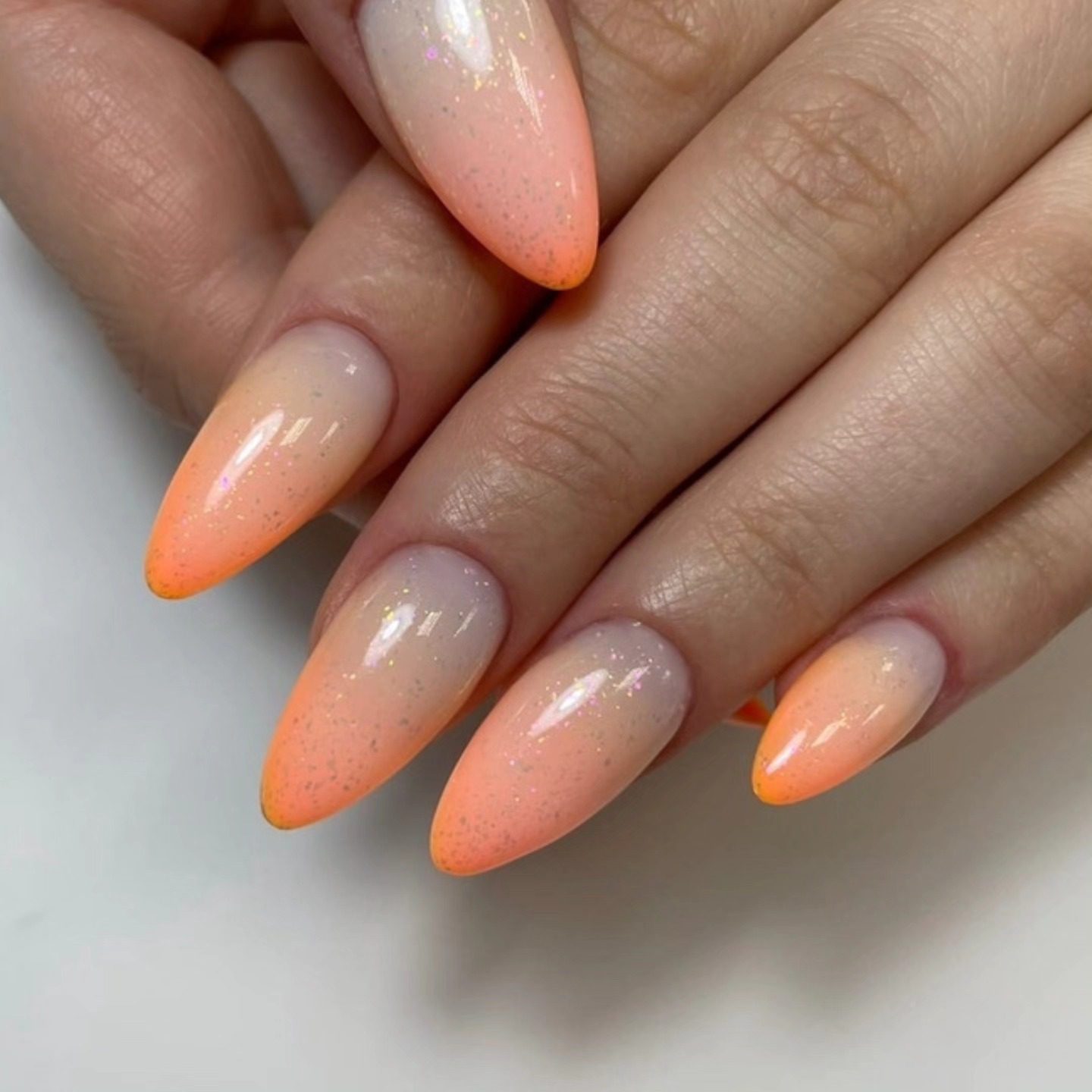 Маникюр и педикюр 54