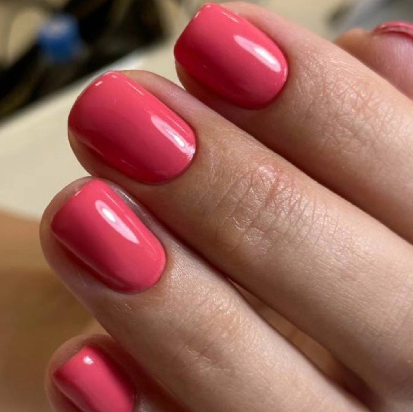 Маникюр и педикюр 66